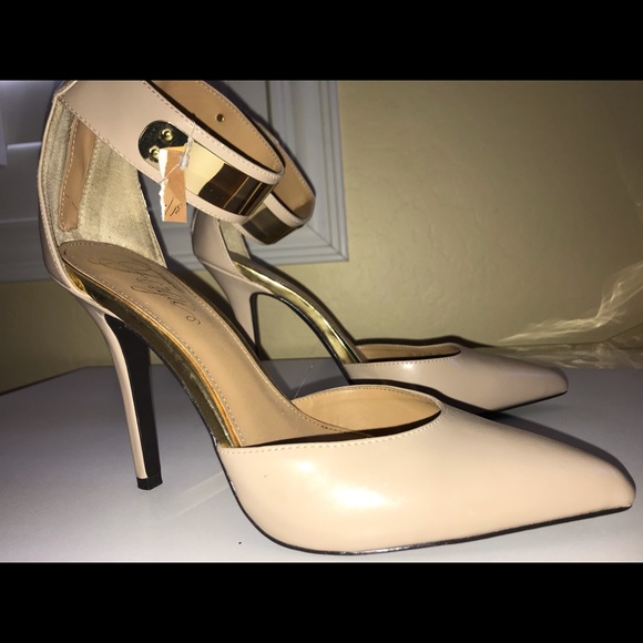 Fergie Palace ankle strap pump in “portrait” - Picture 8 of 8